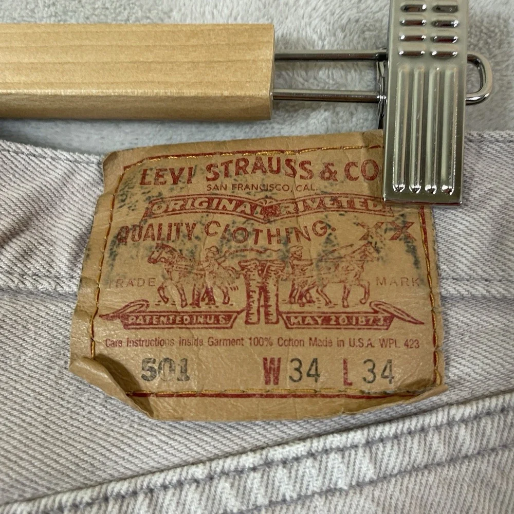 VTG Levi's 501 0648 Light Gray Denim Jeans Made in USA Men's 34x34 (fit 33x33)
